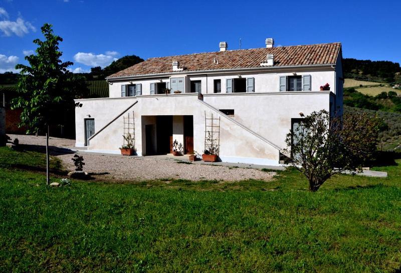 B&B Casale Fonte Vecchia Monteprandone Extérieur photo